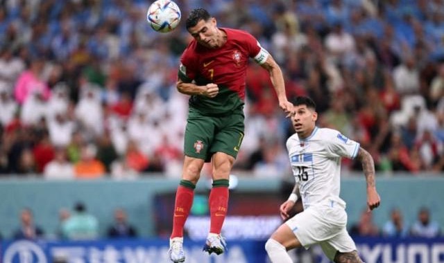 012路-国际足联定案 葡萄牙2比0乌拉圭首球 C罗头没碰到