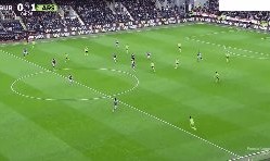 【英超】萨卡双响厄德高传射 阿森纳5比0客胜伯恩利